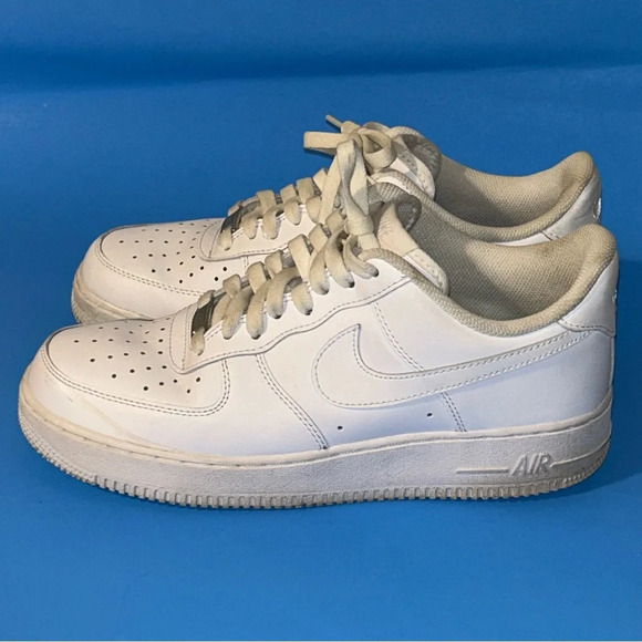Nike Air Force 1 Triple White CW2288-111 Casual Sneakers Mens Size US 9.5 - Picture 3 of 11